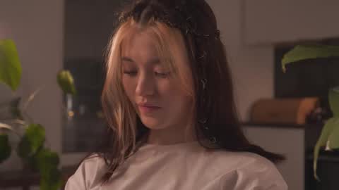 Akemi online show from February 13, 2026, 4:36 pm