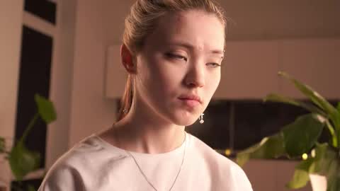 Akemi online show from March 11, 2026, 4:24 pm