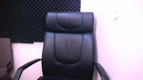 riyah_parker online show from June 6, 2026, 2:44 pm