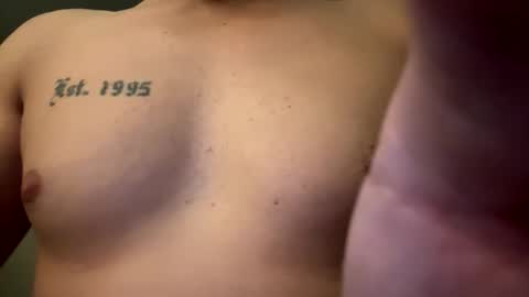 Snapshot of rj62027 chatting on November 30, 2025, 8:02 pm rj62027 online show from November 30, 2025, 8:02 pm