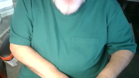 Snapshot of rndmronnie chatting on October 6, 2025, 5:32 pm Ron Rodan online show from October 6, 2025, 5:32 pm