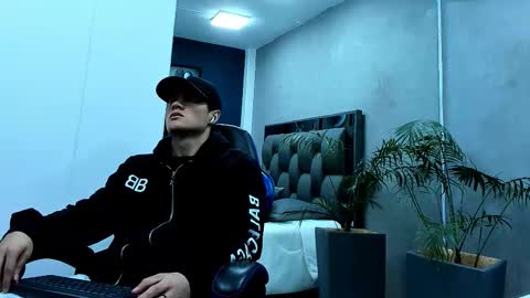 Roan Birkin online show from January 8, 2026, 7:38 pm