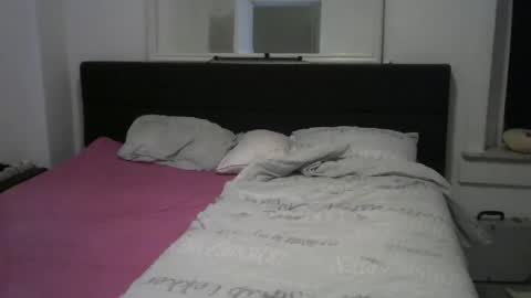 Snapshot of rober10000 chatting on November 5, 2025, 6:08 pm rober10000 online show from November 5, 2025, 6:08 pm