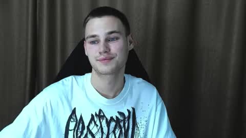 Snapshot of robert10211 chatting on October 9, 2025, 7:56 pm robert10211 online show from October 9, 2025, 7:56 pm