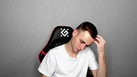 Snapshot of robert10211 chatting on November 6, 2025, 3:24 pm robert10211 online show from November 6, 2025, 3:24 pm