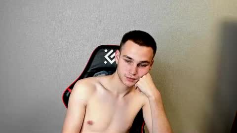 Snapshot of robert10211 chatting on November 12, 2025, 4:29 pm robert10211 online show from November 12, 2025, 4:29 pm