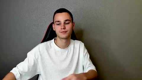 Snapshot of robert10211 chatting on November 20, 2025, 2:23 am robert10211 online show from November 20, 2025, 2:23 am