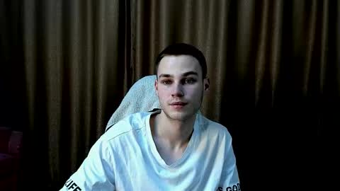 robert10211 online show from January 14, 2026, 10:25 pm