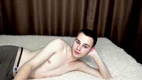 robert10211 online show from January 19, 2026, 8:51 am