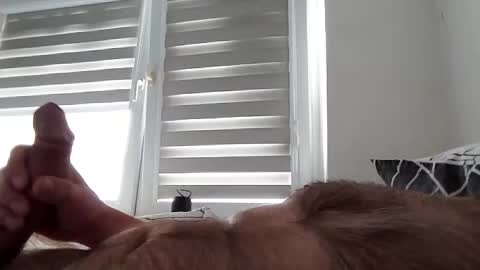 robert304775 online show from April 12, 2026, 12:54 pm