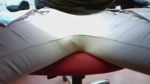 Snapshot of robert45l chatting on February 21, 2025, 8:40 am robert45l online show from February 21, 2025, 8:40 am