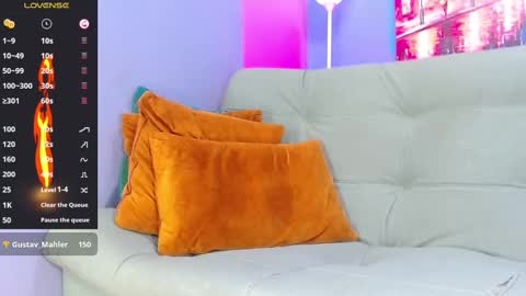 robert_kingg online show from March 12, 2025, 8:41 am