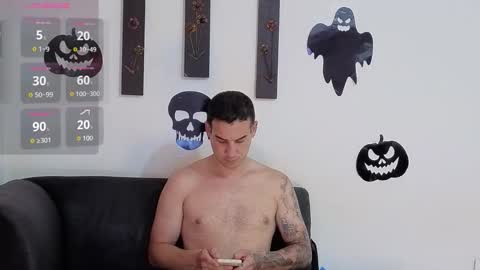 Snapshot of robert_kloe chatting on October 7, 2025, 3:20 pm Robert and Kloe online show from October 7, 2025, 3:20 pm