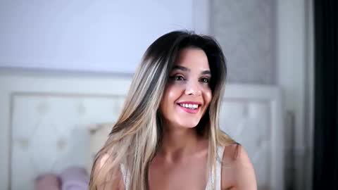 Roberta online show from March 25, 2026, 1:39 pm