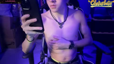 Snapshot of robertcicijr21 chatting on November 16, 2025, 3:34 am Robert Cici Jr. online show from November 16, 2025, 3:34 am