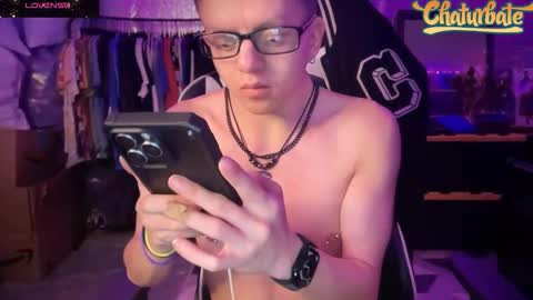 Snapshot of robertcicijr21 chatting on November 20, 2025, 4:12 am Robert Cici Jr. online show from November 20, 2025, 4:12 am