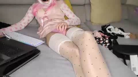 roberthauwu online show from November 3, 2025, 11:04 pm