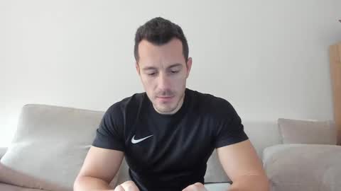 Snapshot of roberto4ever chatting on March 3, 2025, 6:48 am roberto4ever online show from March 3, 2025, 6:48 am