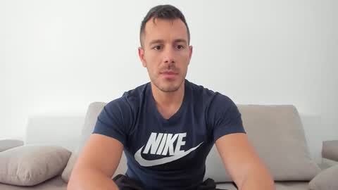 roberto4ever online show from October 5, 2025, 6:12 am