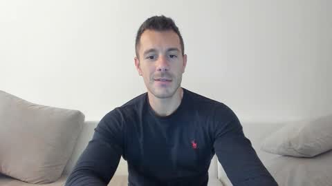 roberto4ever online show from October 9, 2025, 12:03 pm