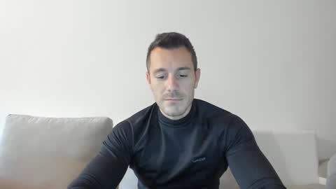 roberto4ever online show from October 31, 2025, 1:45 pm