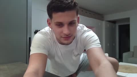 Snapshot of roberto_twink1 chatting on February 6, 2025, 4:58 pm Roberto online show from February 6, 2025, 4:58 pm