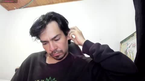 Snapshot of robindominique chatting on July 7, 2026, 12:02 am Robin online show from July 7, 2026, 12:02 am