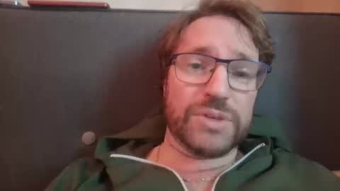 Snapshot of robinouhot chatting on February 24, 2025, 10:15 am robinouhot online show from February 24, 2025, 10:15 am