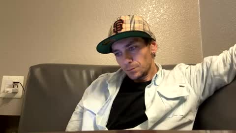 Snapshot of robwit8 chatting on October 8, 2025, 4:59 pm Rob witha 8 online show from October 8, 2025, 4:59 pm