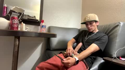 Snapshot of robwit8 chatting on October 13, 2025, 11:27 pm Rob witha 8 online show from October 13, 2025, 11:27 pm