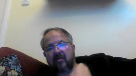 Snapshot of robxx32 chatting on May 17, 2026, 10:28 pm robxx32 online show from May 17, 2026, 10:28 pm