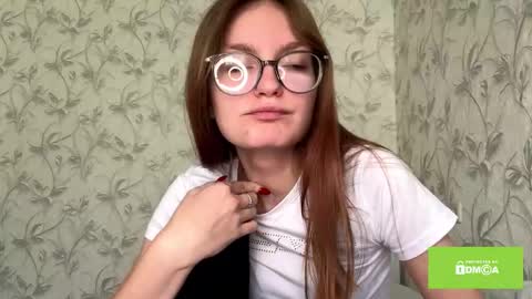 robynsentinella online show from December 15, 2025, 12:04 am