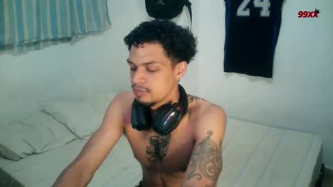 Snapshot of rocco99xx chatting on November 18, 2025, 2:17 am Rocco online show from November 18, 2025, 2:17 am