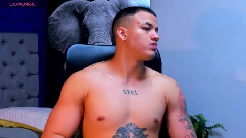 rocco_santos online show from October 12, 2025, 11:59 pm