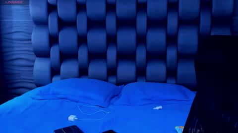 rocco_santos online show from November 5, 2025, 1:05 am