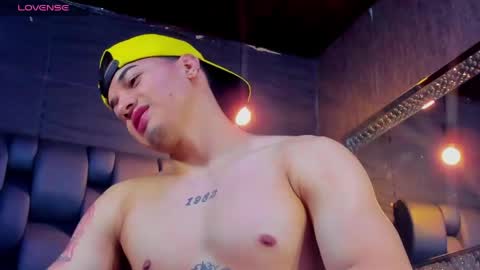 rocco_santos online show from May 22, 2026, 1:02 am