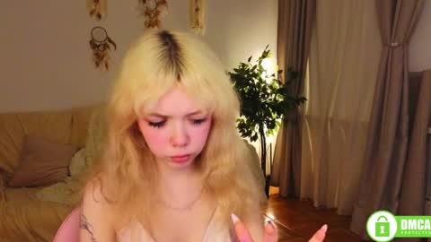 rochelle_dolly online show from May 21, 2026, 9:44 pm