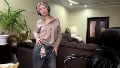 Snapshot of rochellehouis chatting on February 2, 2026, 10:58 am Anny online show from February 2, 2026, 10:58 am