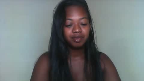 rochellinah online show from March 22, 2026, 6:28 am