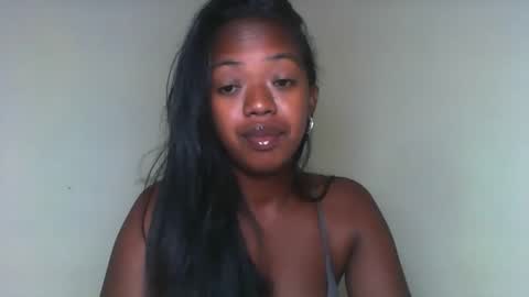 rochellinah online show from March 23, 2026, 7:23 am