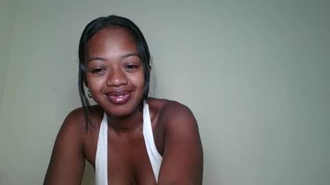 rochellinah online show from May 17, 2026, 10:33 am