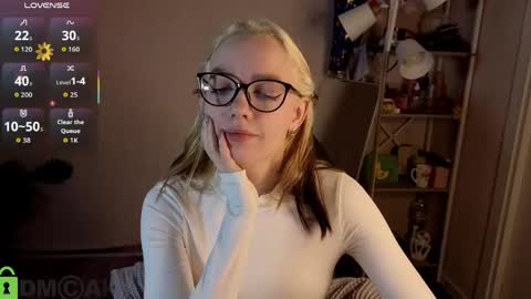 Snapshot of rockett_bunny chatting on April 13, 2026, 1:00 am Rockett online show from April 13, 2026, 1:00 am