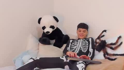 RockyWood20CM online show from October 10, 2025, 10:42 pm