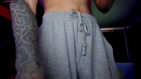 Snapshot of rodarri chatting on September 24, 2025, 4:27 am MY NAME CAN SEE ALL MY CUM VIDEO BUY FAN SUB. online show from September 24, 2025, 4:27 am