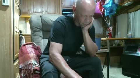 Snapshot of rodkirk45 chatting on February 12, 2025, 12:33 pm Rodkirk41... online show from February 12, 2025, 12:33 pm