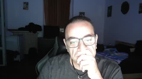 rogerrabbit2023 online show from September 21, 2025, 8:10 pm