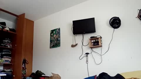 Snapshot of rojo22712 chatting on February 18, 2025, 7:09 pm Mr. Red online show from February 18, 2025, 7:09 pm