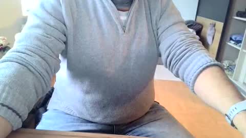 Snapshot of rolandloser1000 chatting on January 16, 2025, 1:14 pm rolandloser1000 online show from January 16, 2025, 1:14 pm