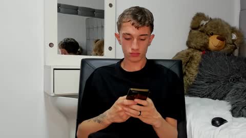 Snapshot of rolito18_ chatting on December 29, 2024, 4:08 pm twink juli online show from December 29, 2024, 4:08 pm