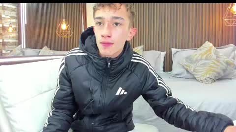 Snapshot of rolito18_ chatting on March 6, 2025, 12:09 pm twink juli online show from March 6, 2025, 12:09 pm